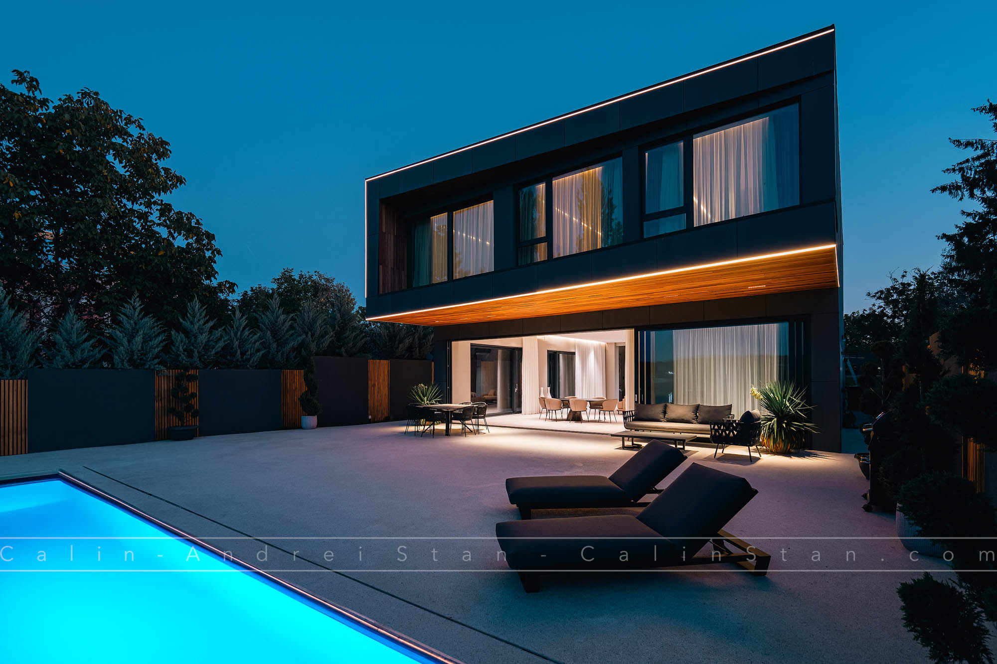 Fotografie imobiliară: vilă de vânzare pe malul lacului Snagov